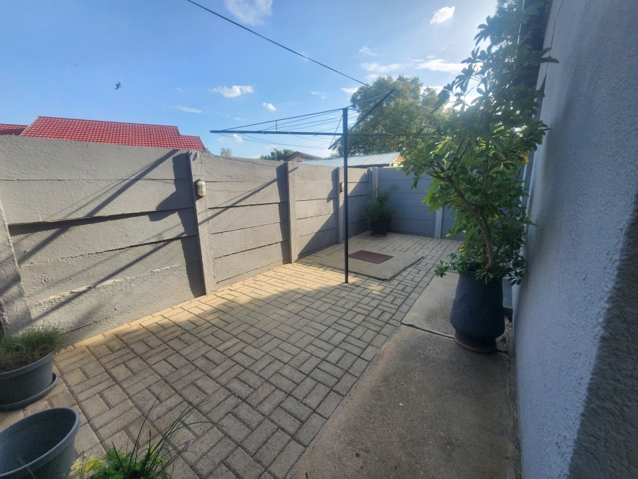 3 Bedroom Property for Sale in Naudeville Free State